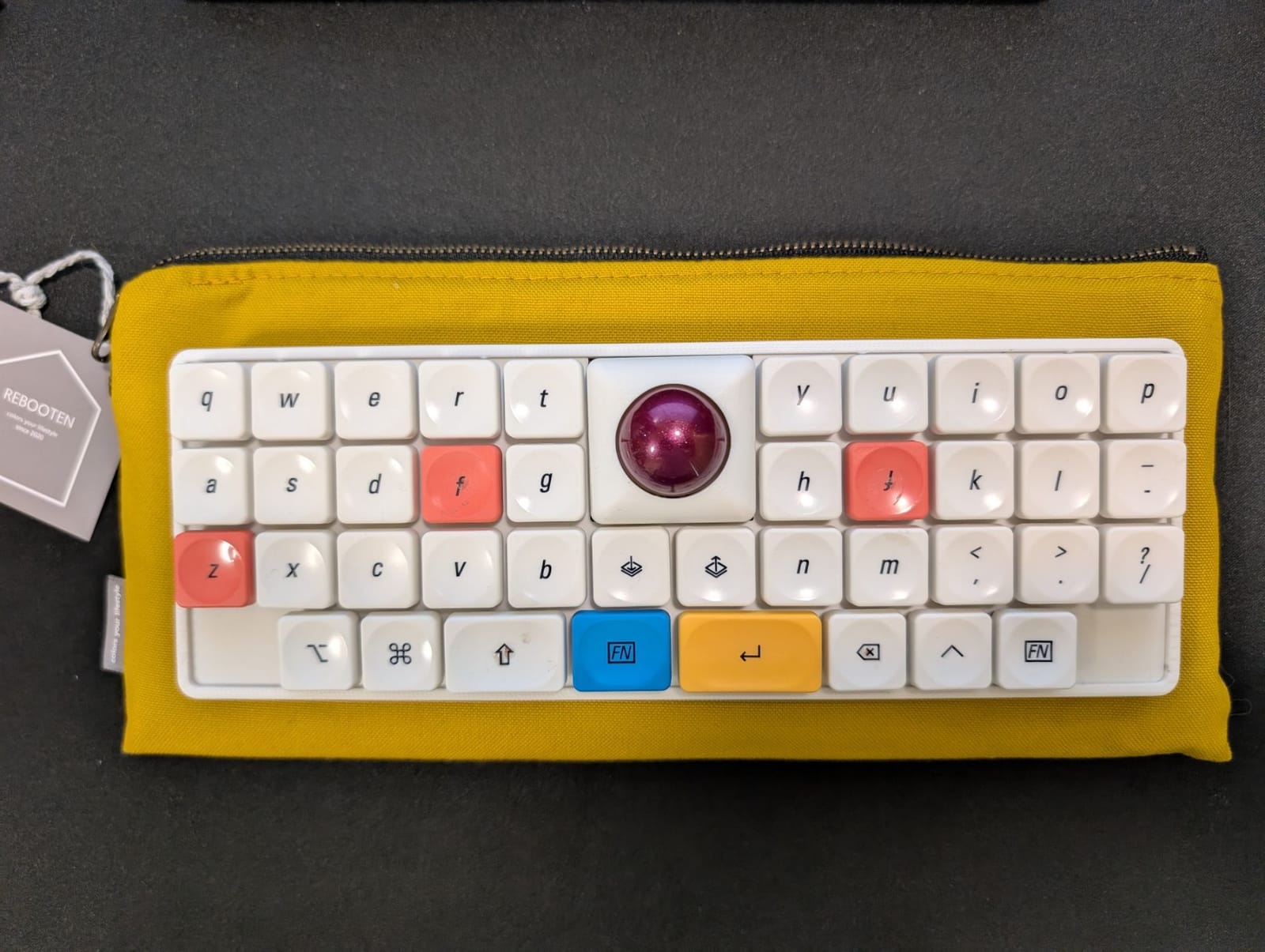 Switch用ケースに収納したmeteorite40